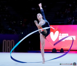 aa q neumann julia aut ph simone ferraro sfa09090 copia